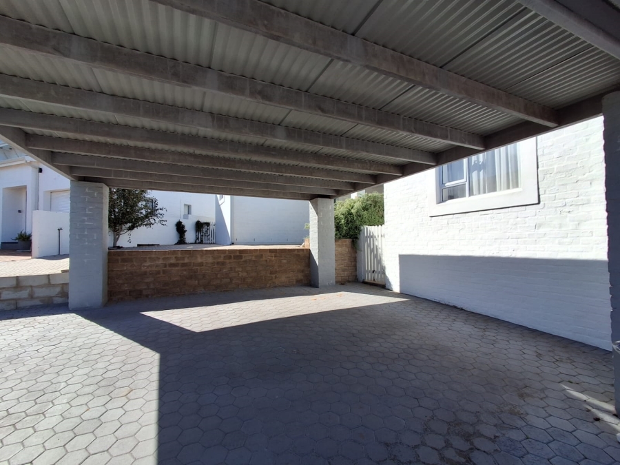 4 Bedroom Property for Sale in Stilbaai Wes Western Cape